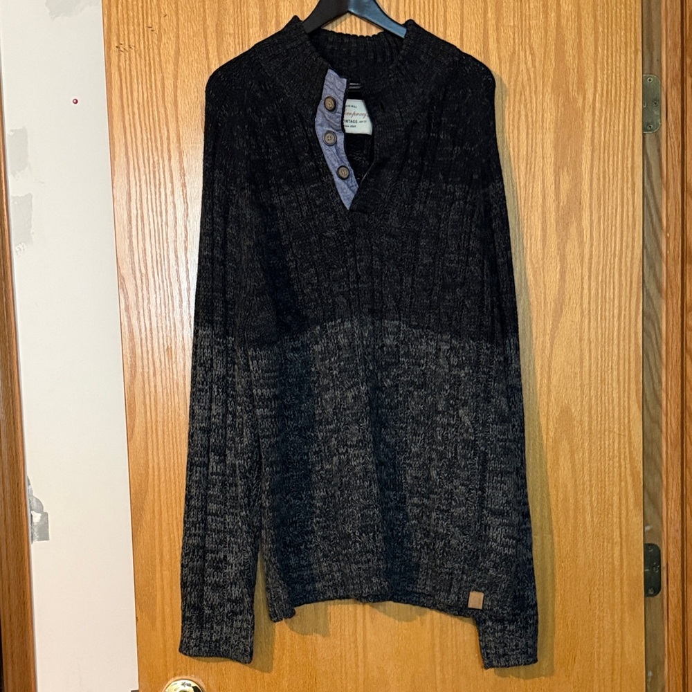 Men's Black and Gray Crewneck Sweater